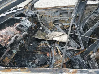 2023 Toyota Camry SE z VIN 4T1G11AK2PU170005, wystawiony jako Copart lot #41634675 z przebiegiem Nie podano mil oraz Nie do naprawy • Non repairable. Historia ofert i sprzedaży dostępna na DreamBid. Obrazek 7.
