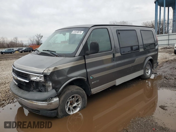 1999 Chevrolet Express z VIN 1GBFG15R9X1089305, wystawiony jako Copart lot #51810075 z przebiegiem 130 441 mil mil oraz Szkoda całkowita • Salvage title. Historia ofert i sprzedaży dostępna na DreamBid. Obrazek 1.