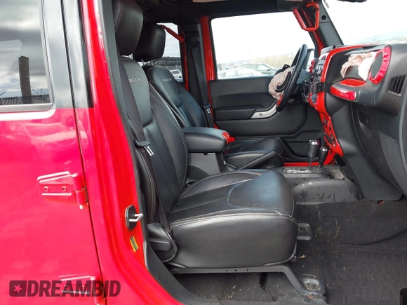 2016 Jeep Wrangler Unlimited Rubicon with VIN 1C4BJWFG1GL293302, listed as a IAAI auction lot 41811485 with 30,101 mi miles and . Bid and sale history available at DreamBid. Image 5.