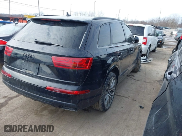 2019 Audi Q7 Prestige with VIN WA1VAAF78KD041186, listed as a IAAI auction lot 41641100 with 157,210 mi miles. Bid and sale history available at carsss.com. Image 4.