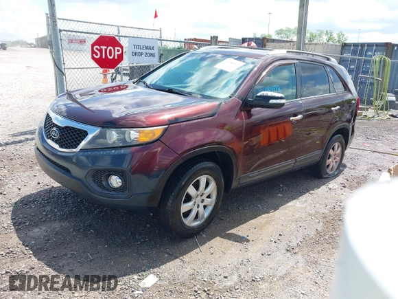 2011 Kia Sorento LX with VIN 5XYKT4A13BG044196, listed as a IAAI auction lot 42080972 with 292,004 mi miles. Bid and sale history available at carsss.com. Image 2.