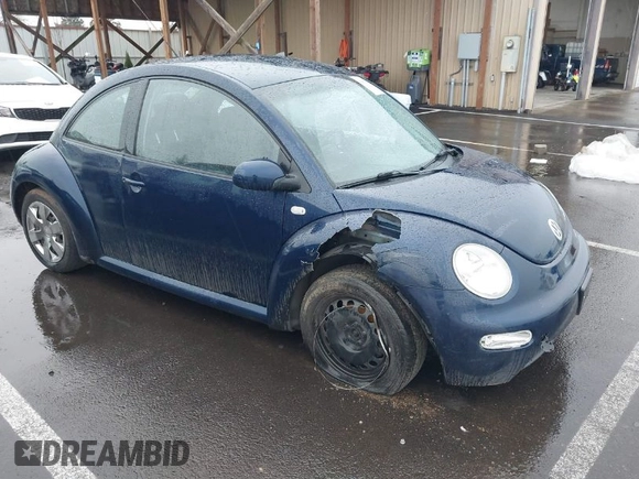 2003 Volkswagen New Beetle Coupe GL with VIN 3VWBK21C03M405877, listed as a IAAI auction lot 41851419 with 226,116 mi miles. Bid and sale history available at carsss.com. Image 1.