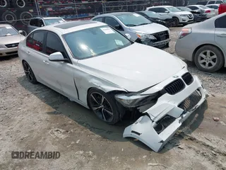 2016 BMW 3 Series 328i z VIN WBA8E9G54GNU29808, wystawiony jako IAAI lot #42389903 z przebiegiem 76 138 mil mil oraz . Historia ofert i sprzedaży dostępna na DreamBid. Obrazek 1.
