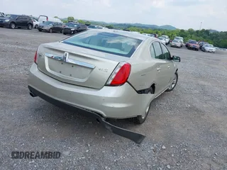 2010 Lincoln MKS z VIN 1LNHL9DR3AG613743, wystawiony jako IAAI lot #42415072 z przebiegiem 69 767 mil mil oraz . Historia ofert i sprzedaży dostępna na DreamBid. Obrazek 6.