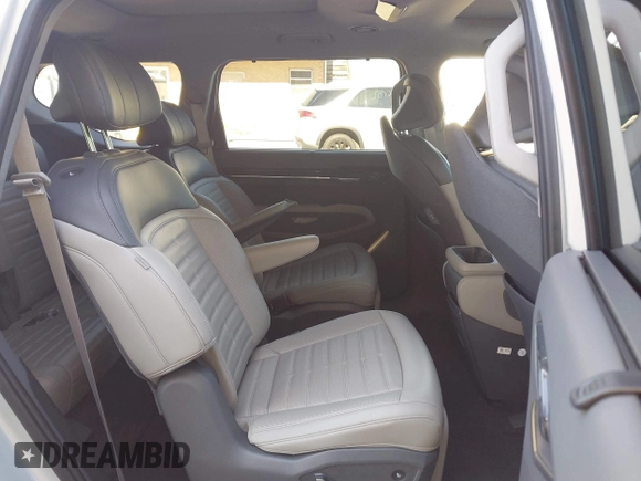 2024 Kia EV9 Land z VIN KNDADFS52R6025531, wystawiony jako IAAI lot #40831011 z przebiegiem Nie podano mil oraz . Historia ofert i sprzedaży dostępna na DreamBid. Obrazek 8.