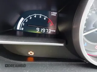 2014 Mazda 3 i Touring z VIN JM1BM1L73E1100378, wystawiony jako IAAI lot #42069396 z przebiegiem 91 973 mil mil oraz . Historia ofert i sprzedaży dostępna na DreamBid. Obrazek 15.