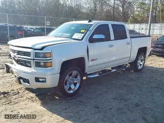2015 Chevrolet Silverado 1500 LT with VIN 3GCUKREHXFG460818, listed as a IAAI auction lot 41491758 with 211,704 mi miles. Bid and sale history available at carsss.com. Image 18.