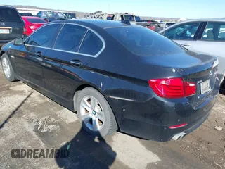 2013 BMW 5 Series 528i xDrive with VIN WBAXH5C53DD114193, listed as a IAAI auction lot 41732678 with 185,863 mi miles. Bid and sale history available at carsss.com. Image 3.