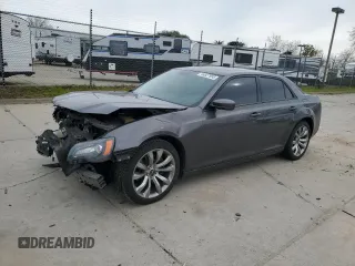 2014 Chrysler 300 S with VIN 2C3CCABT8EH380780, listed as a Copart auction lot 44827955 with 138,898 mi miles and Salvage Title. Bid and sale history available at DreamBid. Image 1.