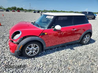 2013 MINI Hardtop z VIN WMWSU3C5XDT686345, wystawiony jako Copart lot #58275905 z przebiegiem 84 109 mil mil oraz Nie do naprawy • Non repairable. Historia ofert i sprzedaży dostępna na DreamBid. Obrazek 1.