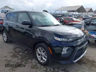 2021 Kia Soul S with VIN KNDJ23AU7M7126130, listed as a IAAI auction lot 42118112 with 21,773 mi miles and . Bid and sale history available at DreamBid. Image 1.
