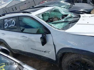 2022 Jeep Cherokee X with VIN 1C4PJMCX1ND552845, listed as a IAAI auction lot 41877665 with Not provided miles and . Bid and sale history available at DreamBid. Image 13.
