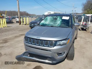 2018 Jeep Compass Limited with VIN 3C4NJDCB9JT283493, listed as a IAAI auction lot 41776578 with 117,876 mi miles. Bid and sale history available at carsss.com. Image 17.