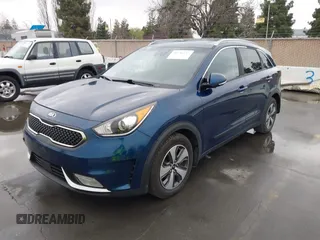 2017 Kia Niro Touring Launch Edition with VIN KNDCC3LC2H5048657, listed as a IAAI auction lot 41736127 with 190,828 mi miles. Bid and sale history available at carsss.com. Image 17.