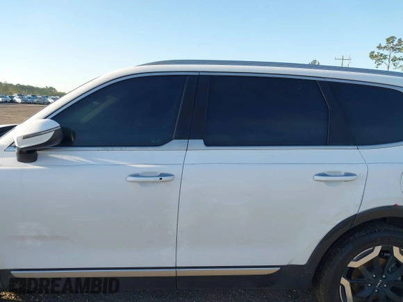 2023 Kia Telluride S with VIN 5XYP64GC8PG327724, listed as a IAAI auction lot 41839462 with 26,891 mi miles and . Bid and sale history available at carsss.com. Image 14.