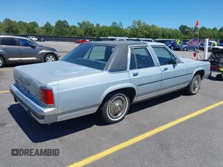 1989 Ford Crown Victoria z VIN 2FABP74F3KX201705, wystawiony jako IAAI lot #42318605 z przebiegiem 93 429 mil mil oraz . Historia ofert i sprzedaży dostępna na DreamBid. Obrazek 4.