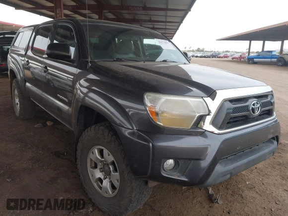 2013 Toyota Tacoma z VIN 3TMLU4EN9DM106995, wystawiony jako IAAI lot #42373093 z przebiegiem Nie podano mil oraz . Historia ofert i sprzedaży dostępna na DreamBid. Obrazek 1.