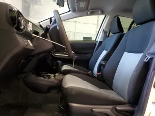 2016 Toyota Prius One z VIN JTDKDTB36G1134862, wystawiony jako Copart lot #53493945 z przebiegiem Nie podano mil oraz Czysty tytuł • Clean title. Historia ofert i sprzedaży dostępna na DreamBid. Obrazek 7.