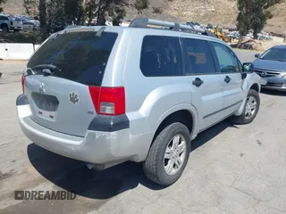 2004 Mitsubishi Endeavor LS z VIN 4A4MM21S64E068581, wystawiony jako IAAI lot #42271435 z przebiegiem 176 789 mil mil oraz . Historia ofert i sprzedaży dostępna na DreamBid. Obrazek 4.