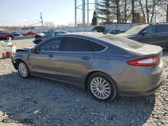 2013 Ford Fusion SE Hybrid with VIN 3FA6P0LU2DR232518, listed as a Copart auction lot 49186865 with 221,701 mi miles and Salvage Title. Bid and sale history available at carsss.com. Image 2.