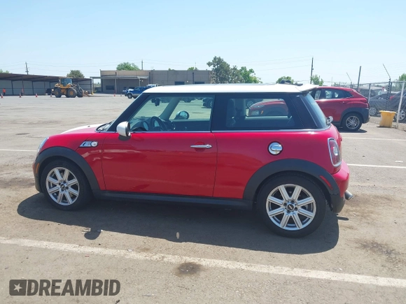 2013 MINI Hardtop S with VIN WMWSV3C54DT389391, listed as a IAAI auction lot 42141136 with 72,100 mi miles and . Bid and sale history available at DreamBid. Image 14.
