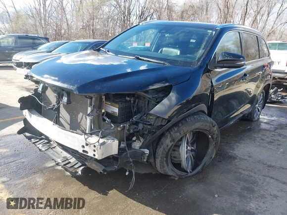 2018 Toyota Highlander SE with VIN 5TDJZRFH0JS533976, listed as a IAAI auction lot 41820619 with 131,015 mi miles and . Bid and sale history available at DreamBid. Image 18.