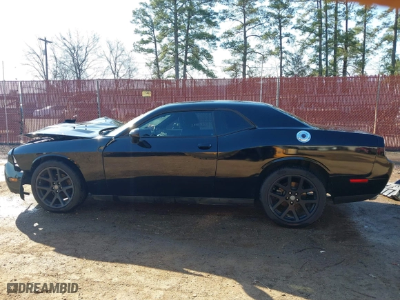 2013 Dodge Challenger SXT with VIN 2C3CDYAG5DH562557, listed as a IAAI auction lot 41694697 with 135,915 mi miles. Bid and sale history available at carsss.com. Image 15.
