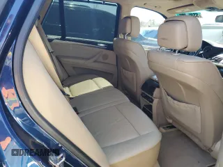 2011 BMW X5 35i z VIN 5UXZV4C55BL409215, wystawiony jako Copart lot #53169885 z przebiegiem 166 012 mil mil oraz Tytuł czysty. Historia ofert i sprzedaży dostępna na DreamBid. Obrazek 10.