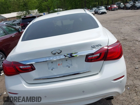 2018 Infiniti Q70 Luxe z VIN JN1BY1PP7JM330399, wystawiony jako IAAI lot #42028103 z przebiegiem 95 527 mil mil oraz . Historia ofert i sprzedaży dostępna na DreamBid. Obrazek 16.