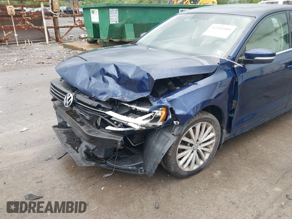 2011 Volkswagen Jetta SEL z VIN 3VWLZ7AJ2BM102447, wystawiony jako IAAI lot #42312584 z przebiegiem 103 392 mil mil oraz . Historia ofert i sprzedaży dostępna na DreamBid. Obrazek 6.