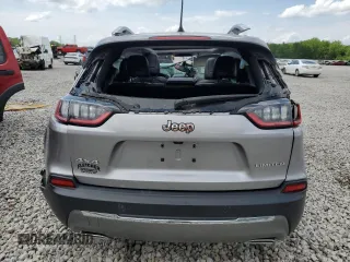 2019 Jeep Cherokee Limited z VIN 1C4PJMDX6KD139989, wystawiony jako Copart lot #54819445 z przebiegiem 119 077 mil mil oraz Szkoda całkowita • Salvage title. Historia ofert i sprzedaży dostępna na DreamBid. Obrazek 6.