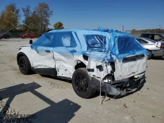 2024 Ford Police Interceptor Utility with VIN 1FM5K8AB8RGA28904, listed as a Copart auction lot 75639214 with 5,713 mi miles and Salvage Title. Bid and sale history available at carsss.com. Image 2.