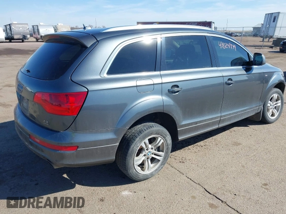2008 Audi Q7 4.2L Premium with VIN WA1EV74L88D040698, listed as a IAAI auction lot 41824944 with 229,275 mi miles. Bid and sale history available at carsss.com. Image 4.