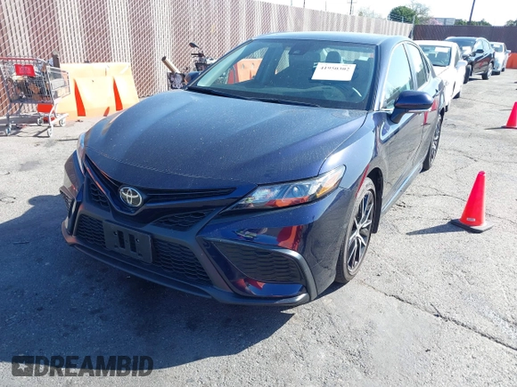 2022 Toyota Camry SE with VIN 4T1T11AK2NU678485, listed as a IAAI auction lot 41950302 with 17,865 mi miles. Bid and sale history available at carsss.com. Image 17.