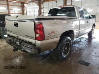 2003 Chevrolet Silverado 1500 with VIN 2GCEK19T531404178, listed as a Copart auction lot 44432345 with 194,784 mi miles and Salvage Title. Bid and sale history available at carsss.com. Image 3.