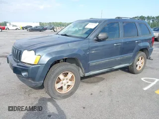 2007 Jeep Grand Cherokee Laredo with VIN 1J8GS48K17C684497, listed as a IAAI auction lot 42136314 with 155,024 mi miles. Bid and sale history available at carsss.com. Image 2.