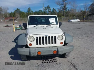 2009 Jeep Wrangler Unlimited X with VIN 1J4GZ39109L729171, listed as a IAAI auction lot 41715448 with 367,882 mi miles. Bid and sale history available at carsss.com. Image 12.