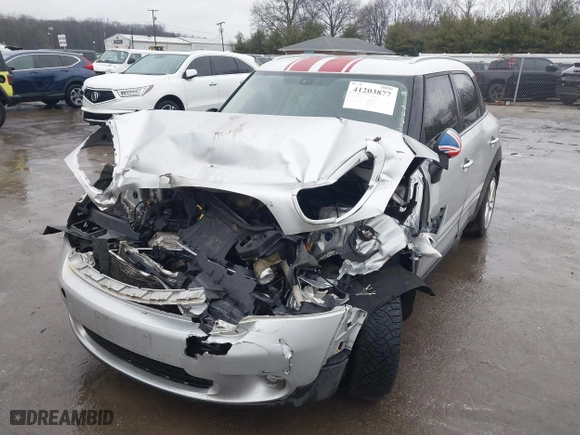 2013 MINI Cooper Countryman with VIN WMWZB3C5XDWR35844, listed as a IAAI auction lot 41203877 with 118,000 mi miles. Bid and sale history available at carsss.com. Image 6.