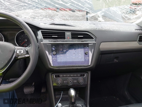 2021 Volkswagen Tiguan SE with VIN 3VV3B7AX6MM021502, listed as a IAAI auction lot 42243705 with 60,988 mi miles and . Bid and sale history available at DreamBid. Image 5.