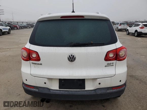 2010 Volkswagen Tiguan SEL with VIN WVGBV7AX8AW530953, listed as a Copart auction lot 81807704 with 146,558 mi miles and Salvage Title. Bid and sale history available at DreamBid. Image 6.