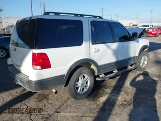 2005 Ford Expedition Special Service with VIN 1FMPU15575LA65295, listed as a IAAI auction lot 41658019 with 200,948 mi miles. Bid and sale history available at carsss.com. Image 4.