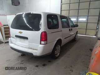 2008 Chevrolet Uplander Cargo with VIN 1GBDV13138D211828, listed as a IAAI auction lot 41607439 with 191,224 mi miles. Bid and sale history available at carsss.com. Image 4.