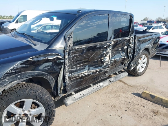 2008 Nissan Titan SE with VIN 1N6BA07D38N346909, listed as a IAAI auction lot 41678706 with 321,104 mi miles. Bid and sale history available at carsss.com. Image 6.