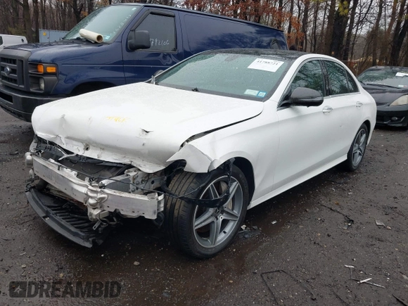 2019 Mercedes-Benz E-Class E 300 with VIN WDDZF4KBXKA514520, listed as a IAAI auction lot 41788721 with 71,600 mi miles. Bid and sale history available at carsss.com. Image 6.