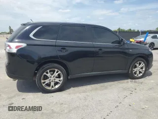 2014 Mitsubishi Outlander GT z VIN JA4JZ4AX7EZ017369, wystawiony jako Copart lot #54223775 z przebiegiem 131 555 mil mil oraz Szkoda całkowita • Salvage title. Historia ofert i sprzedaży dostępna na DreamBid. Obrazek 3.