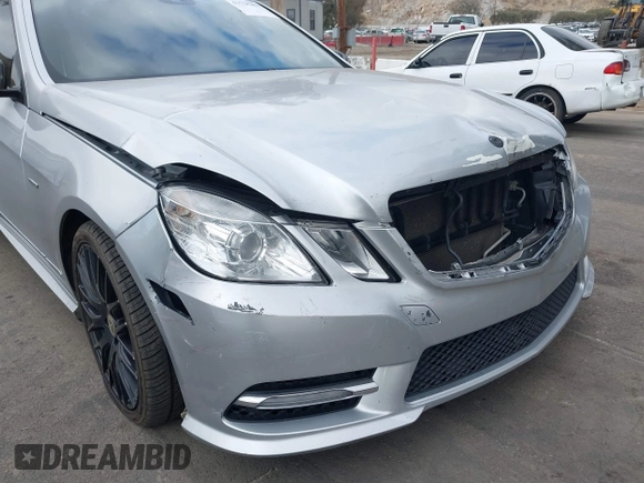 2012 Mercedes-Benz E E 350 Luxury with VIN WDDHF5KB8CA589252, listed as a IAAI auction lot 41528203 with 164,870 mi miles and . Bid and sale history available at carsss.com. Image 17.