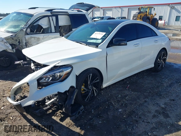 2018 Mercedes-Benz CLA 250 z VIN WDDSJ4EB2JN686656, wystawiony jako IAAI lot #41379711 z przebiegiem 61 221 mil mil oraz . Historia ofert i sprzedaży dostępna na DreamBid. Obrazek 17.
