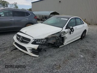 2020 Mercedes-Benz C 300 z VIN WDDWF8DB4LR558023, wystawiony jako Copart lot #52019175 z przebiegiem 57 261 mil mil oraz Szkoda całkowita • Salvage title. Historia ofert i sprzedaży dostępna na DreamBid. Obrazek 1.