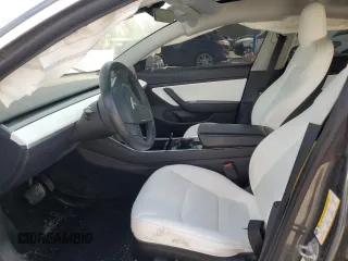 2020 Tesla Model 3 Standard Range Plus z VIN 5YJ3E1EA0LF717655, wystawiony jako Copart lot #51426325 z przebiegiem 34 730 mil mil oraz Szkoda całkowita • Salvage title. Historia ofert i sprzedaży dostępna na DreamBid. Obrazek 7.