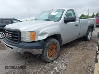 2010 GMC Sierra 1500 Work Truck z VIN 1GTPCTEX1AZ209435, wystawiony jako IAAI lot #42252554 z przebiegiem 172 989 mil mil oraz . Historia ofert i sprzedaży dostępna na DreamBid. Obrazek 2.